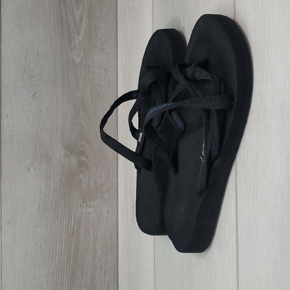 Teva Women Olowahu 6840 Athletic Comfort Sandals Flip Flop Flats shoes sz 6 - Picture 2 of 9